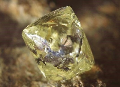 Cristal de diamant verdtre